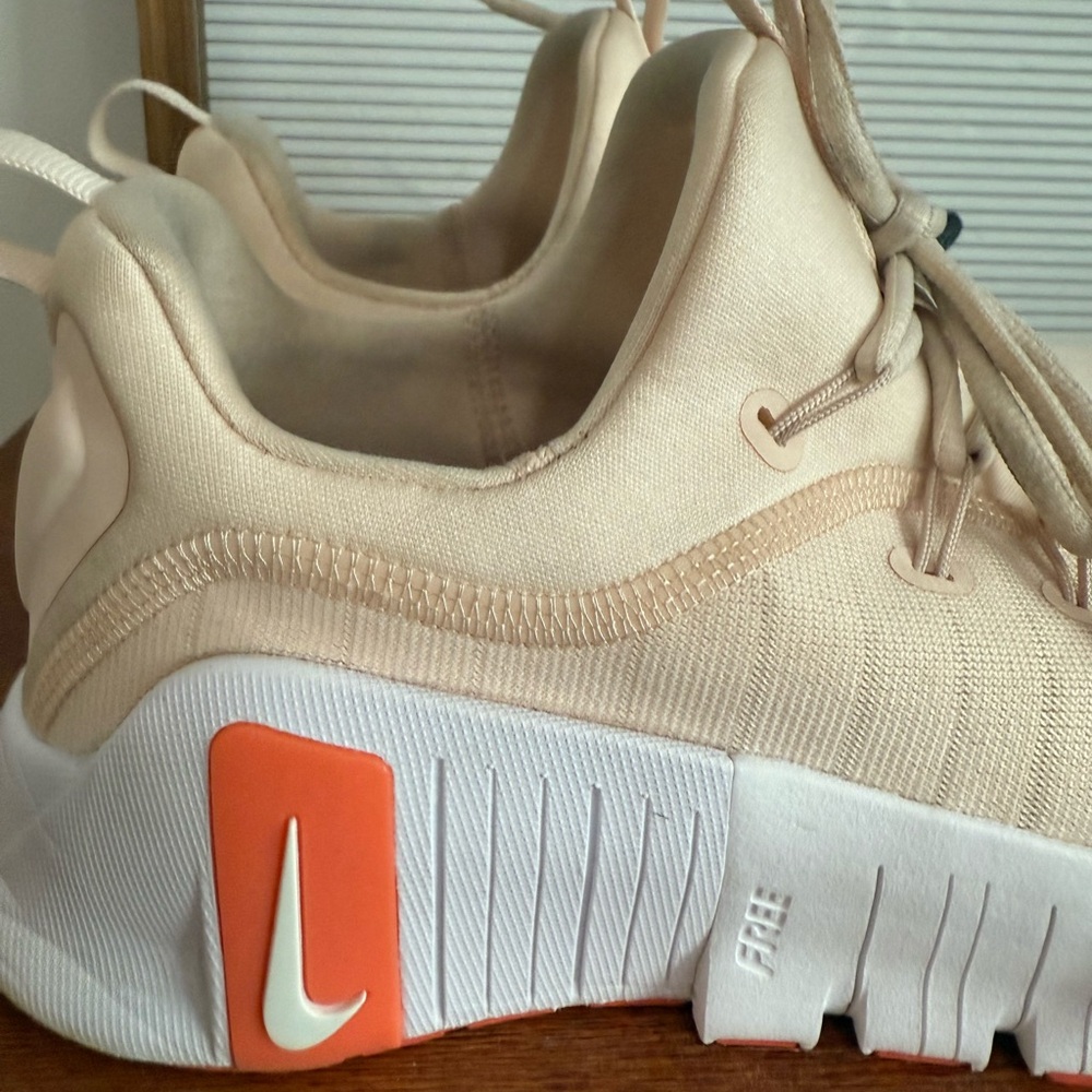 Nike Metcon 6 Beige Coral Trainers (Women’s) - Picture 9 of 12